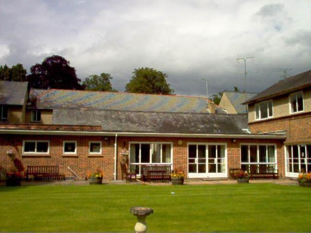 Tekels Park Guest House Camberley Extérieur photo