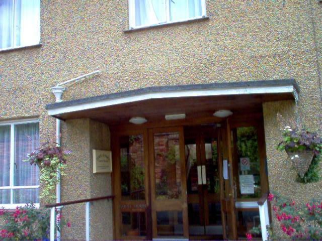 Tekels Park Guest House Camberley Extérieur photo